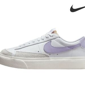 NIKE BLAZER LOW PLATFORM SHOE - WOMEN'S 
SIZE 9 
Never worn